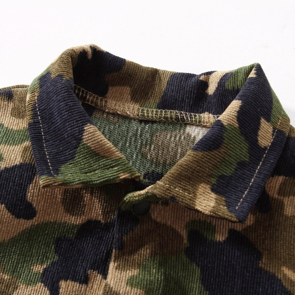 Baby Camouflage Long Sleeve Bodysuit. Size: 6-9 M Color: Camo - Picture 3 of 7